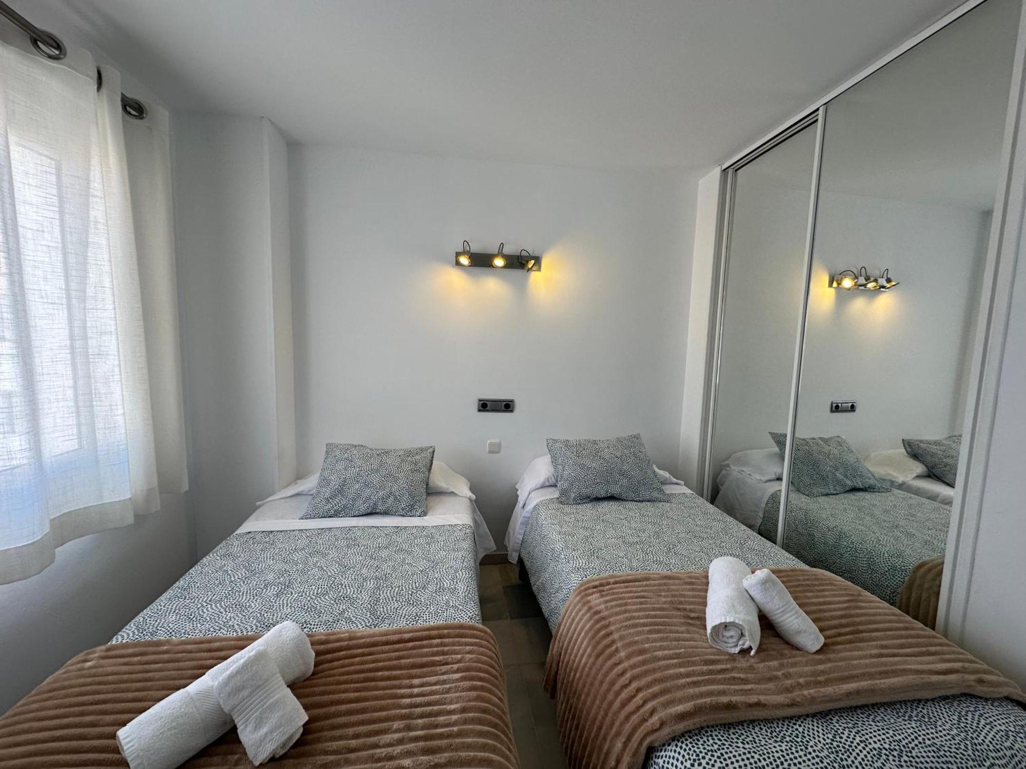 Luminoso Atico Duplex Con Vistas Al Mar Apartment Малага Екстериор снимка