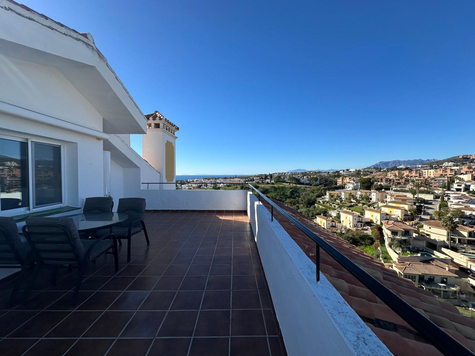 Luminoso Atico Duplex Con Vistas Al Mar Apartment Малага Екстериор снимка